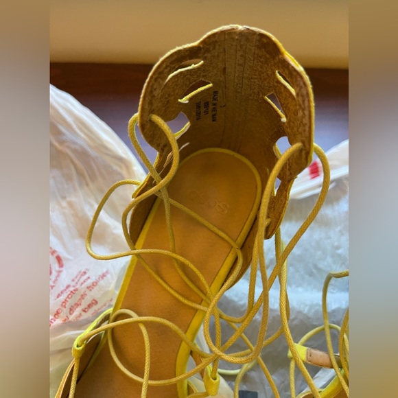 Asos Bright Yellow Cutout Low Heels with Tie Straps US6 - Picture 5 of 9